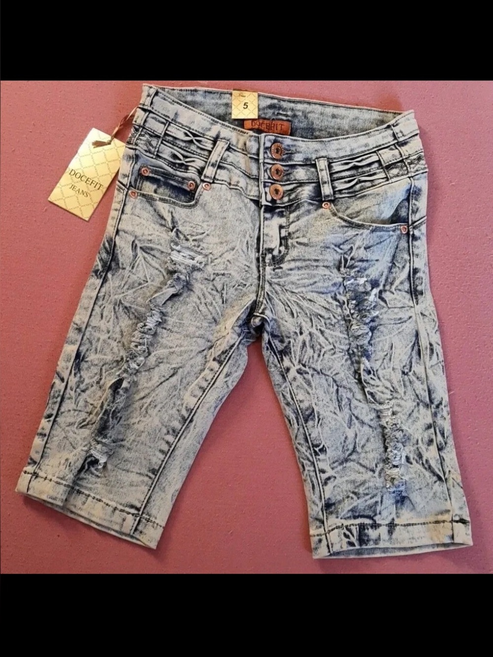 Docefit Light Wash Distressed Women’s Denim Bermuda Shorts 5 fits 3